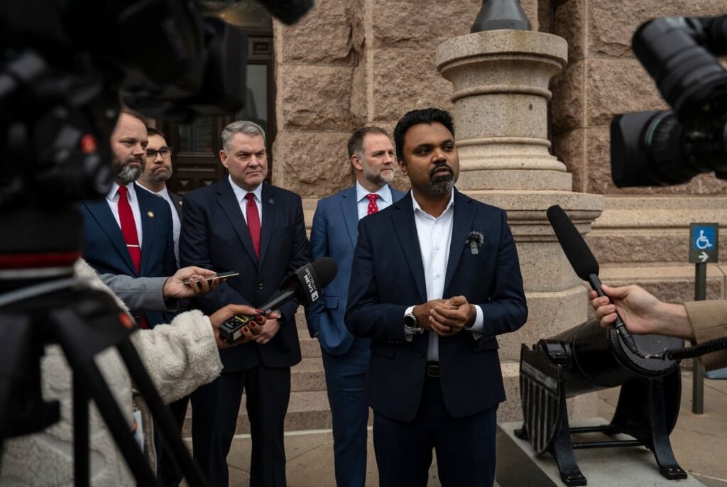 Texas Ethics Commission dismisses complaint against state GOP chair, lawmaker says Texas Ethics Commission dismisses complaint against state GOP chair, lawmaker says