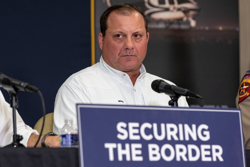 Trump to tap Texas “border czar” to lead U.S. Border Patrol, report says Trump to tap Texas “border czar” to lead U.S. Border Patrol, report says