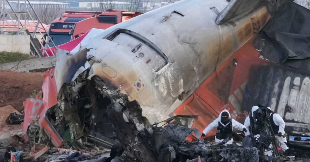 South Korean police raid airport, Jeju Air offices after deadly crash South Korean police raid airport, Jeju Air offices after deadly crash