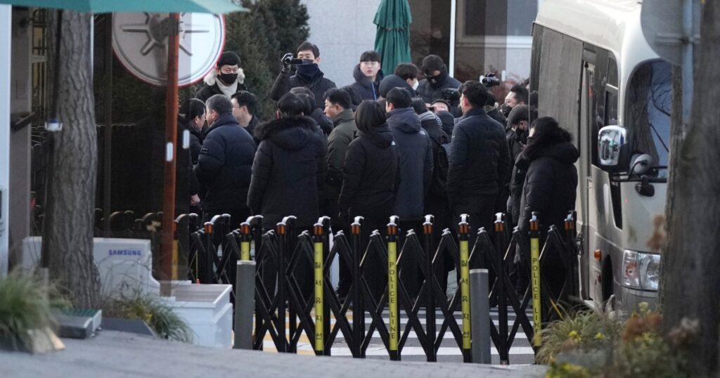 South Korean authorities halt bid to arrest Yoon after hours-long standoff South Korean authorities halt bid to arrest Yoon after hours-long standoff
