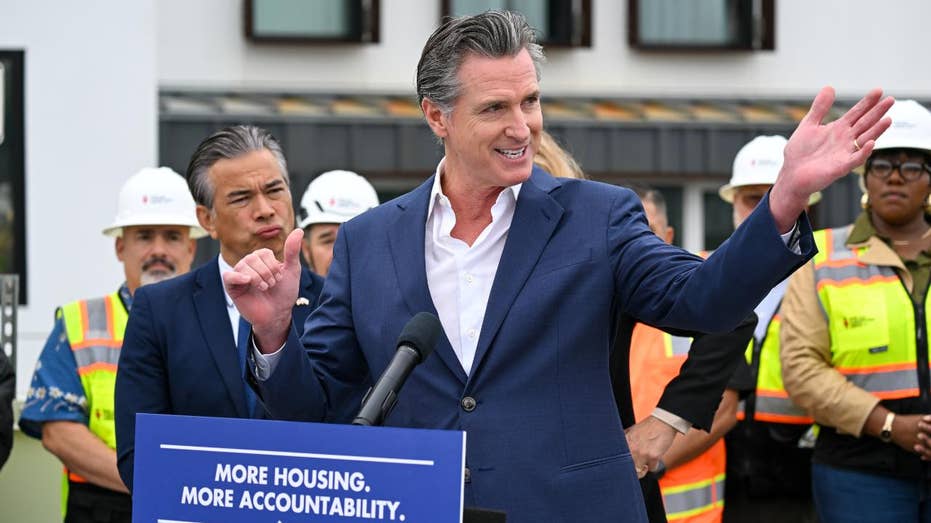 Newsom defends fire response with fact-check site linking to Dem Party fundraising platform Newsom defends fire response with fact-check site linking to Dem Party fundraising platform