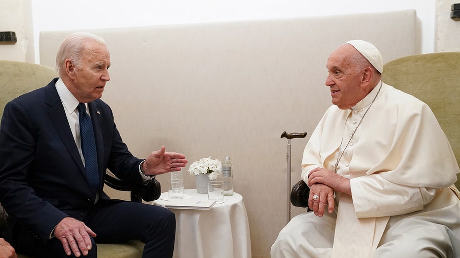 Biden awards Pope Francis with highest civilian honor, Presidential Medal of Freedom, over the phone Biden awards Pope Francis with highest civilian honor, Presidential Medal of Freedom, over the phone