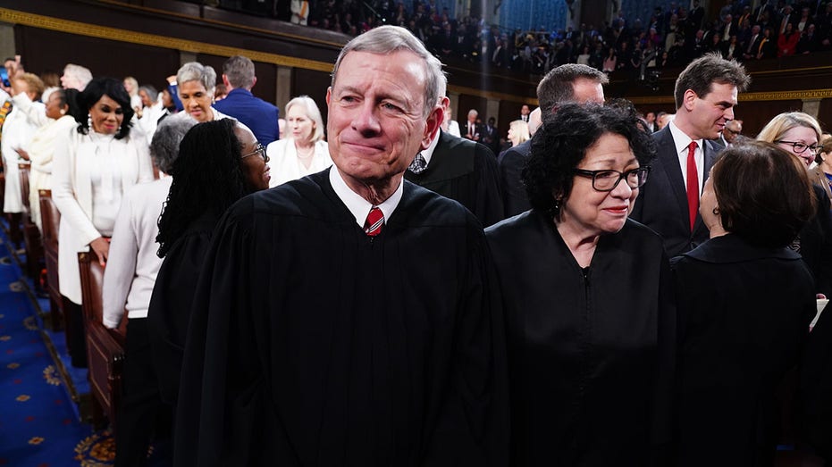 Supreme Court Chief Justice Roberts issues warning on ‘judicial independence’ weeks before Trump inauguration Supreme Court Chief Justice Roberts issues warning on ‘judicial independence’ weeks before Trump inauguration