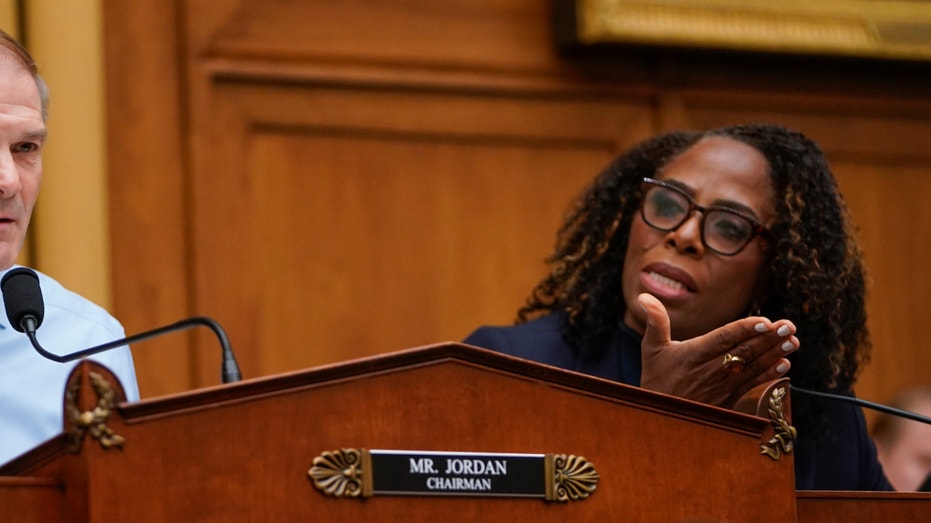 ‘Colonies problem’: Delegate’s mic cut after outcry during House speaker vote ‘Colonies problem’: Delegate’s mic cut after outcry during House speaker vote
