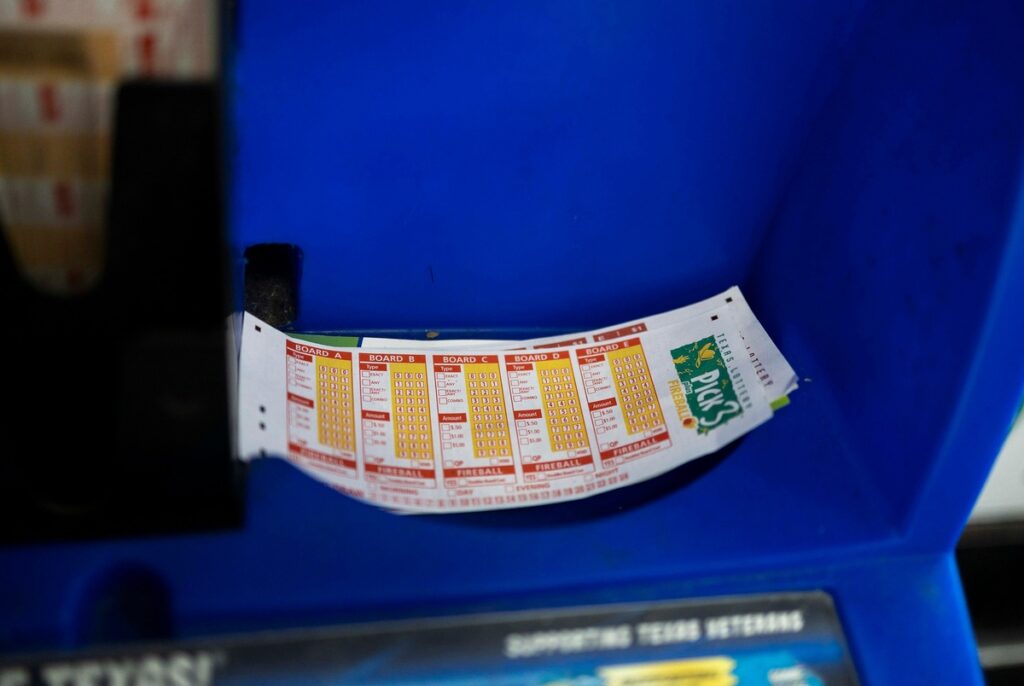 Texas Senate passes ban on lottery sales through courier services Texas Senate passes ban on lottery sales through courier services