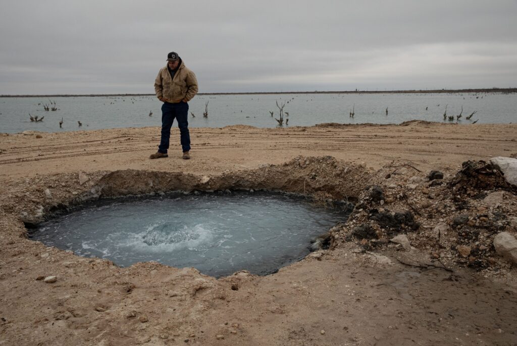 Texas regulators grapple with a growing problem: old oil wells leaking polluted water Texas regulators grapple with a growing problem: old oil wells leaking polluted water