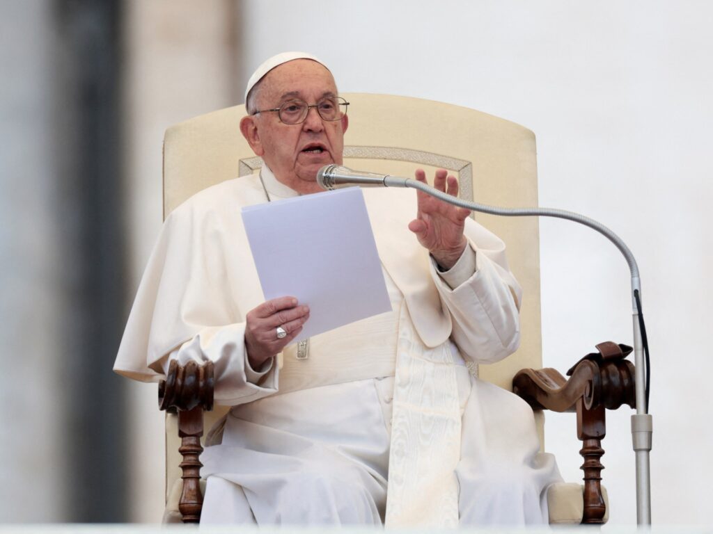 Pope’s hospitalisation extended to treat ‘complex’ condition, Vatican says Pope’s hospitalisation extended to treat ‘complex’ condition, Vatican says