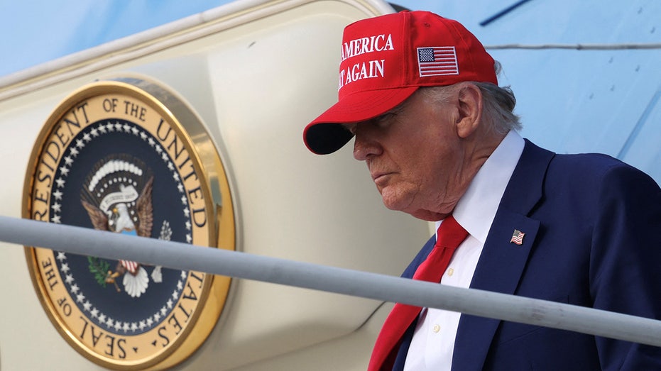 Trump issues warning about wasteful spending, orders ‘radical transparency’ amid DOGE probes, revelations Trump issues warning about wasteful spending, orders ‘radical transparency’ amid DOGE probes, revelations