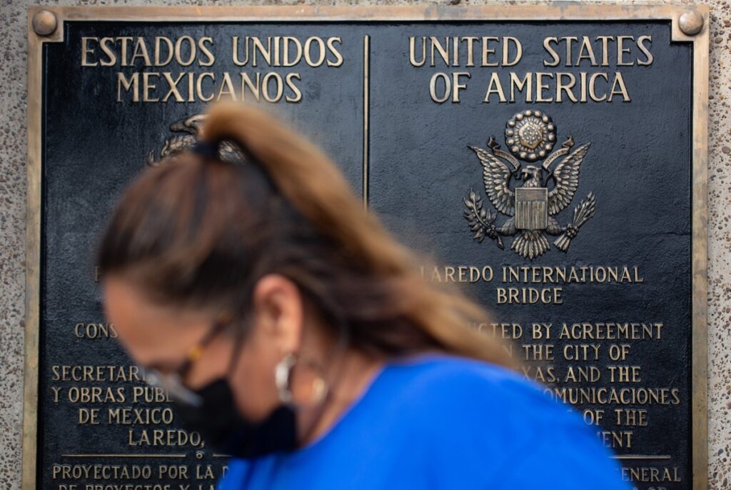 Justice Department restarts legal aid programs for detained immigrants Justice Department restarts legal aid programs for detained immigrants