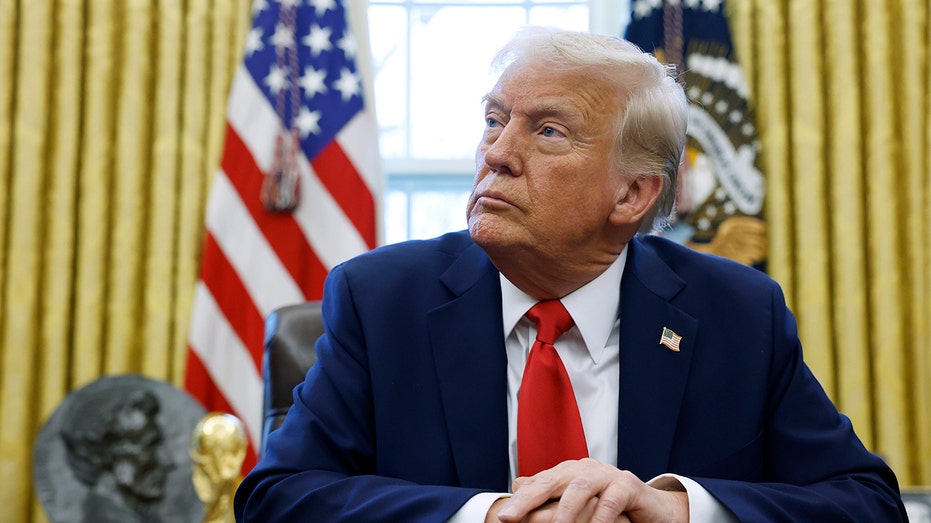 Trump to sign executive order instructing agencies to hunt down regulations that violate Constitution Trump to sign executive order instructing agencies to hunt down regulations that violate Constitution