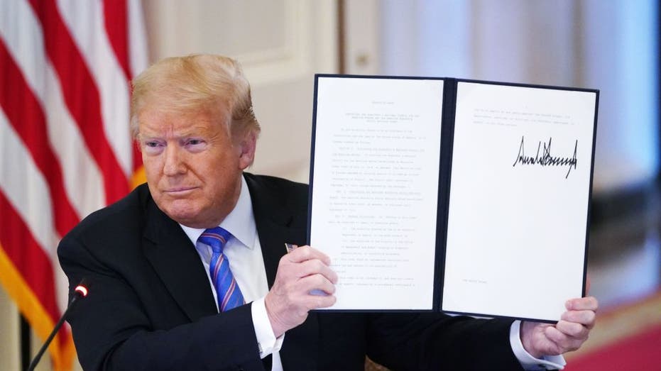 Americans bullish on economy and stock market with Trump in office: poll Americans bullish on economy and stock market with Trump in office: poll