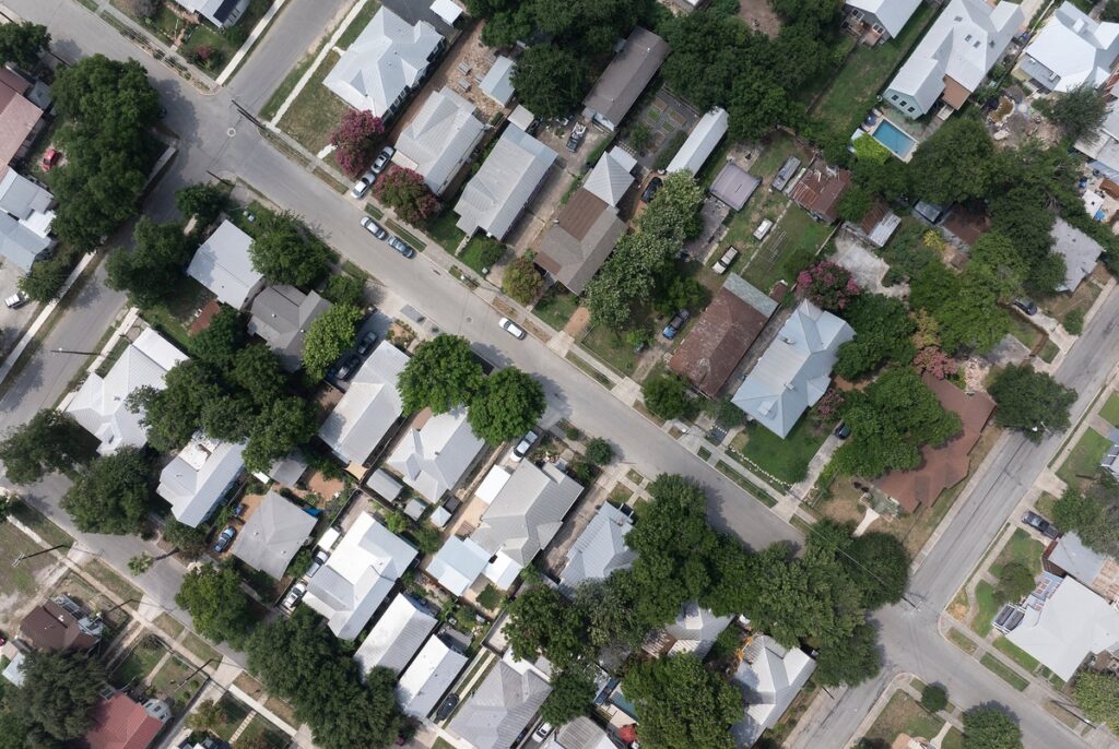 Texas House and Senate lawmakers have laid out their property tax cut proposals. How do they compare? Texas House and Senate lawmakers have laid out their property tax cut proposals. How do they compare?
