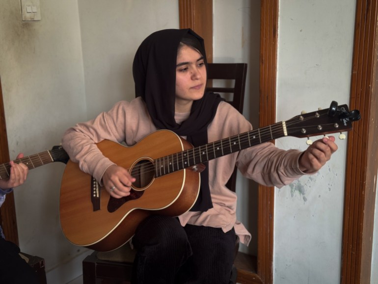 Four Afghan girl guitarists escaped the Taliban. Will they be forced back? Four Afghan girl guitarists escaped the Taliban. Will they be forced back?