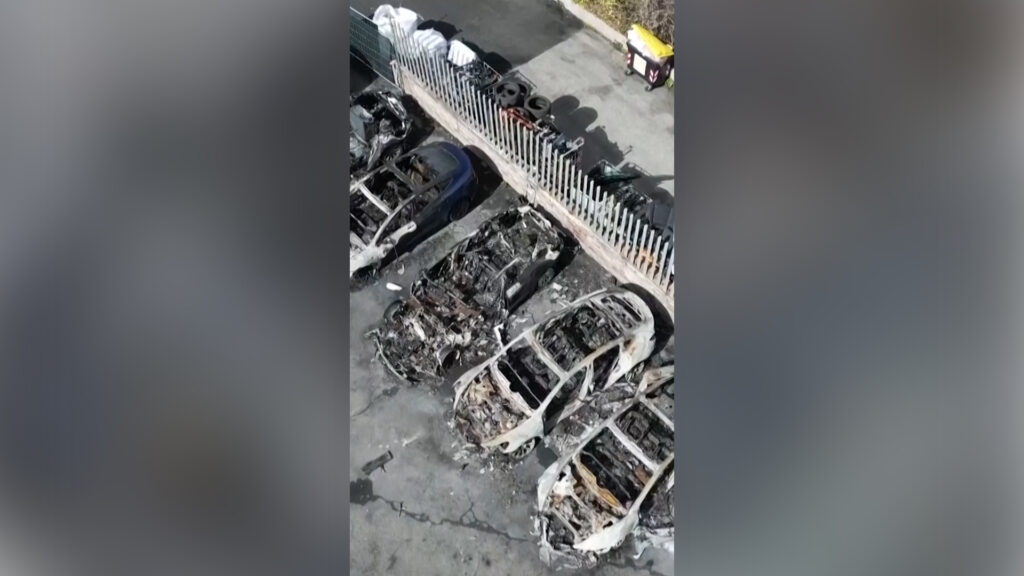 Fire destroys over a dozen Teslas at Rome dealership