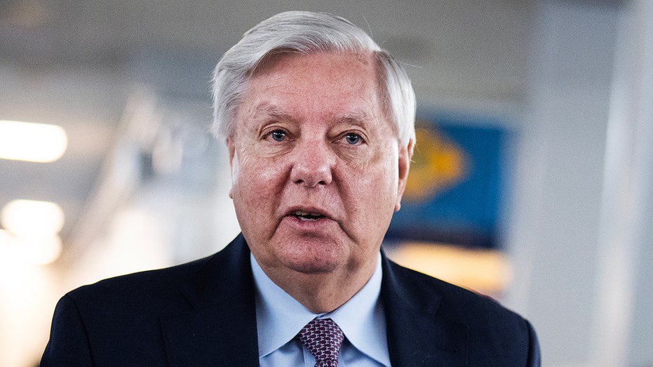 Lindsey Graham to push ‘bone-breaking sanctions and tariffs’ to pressure Russia into peace with Ukraine Lindsey Graham to push ‘bone-breaking sanctions and tariffs’ to pressure Russia into peace with Ukraine