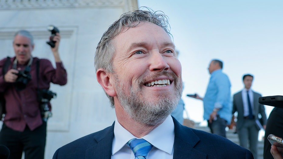 Massie and several GOP colleagues push proposal to require dual citizenship disclosure by political candidates Massie and several GOP colleagues push proposal to require dual citizenship disclosure by political candidates