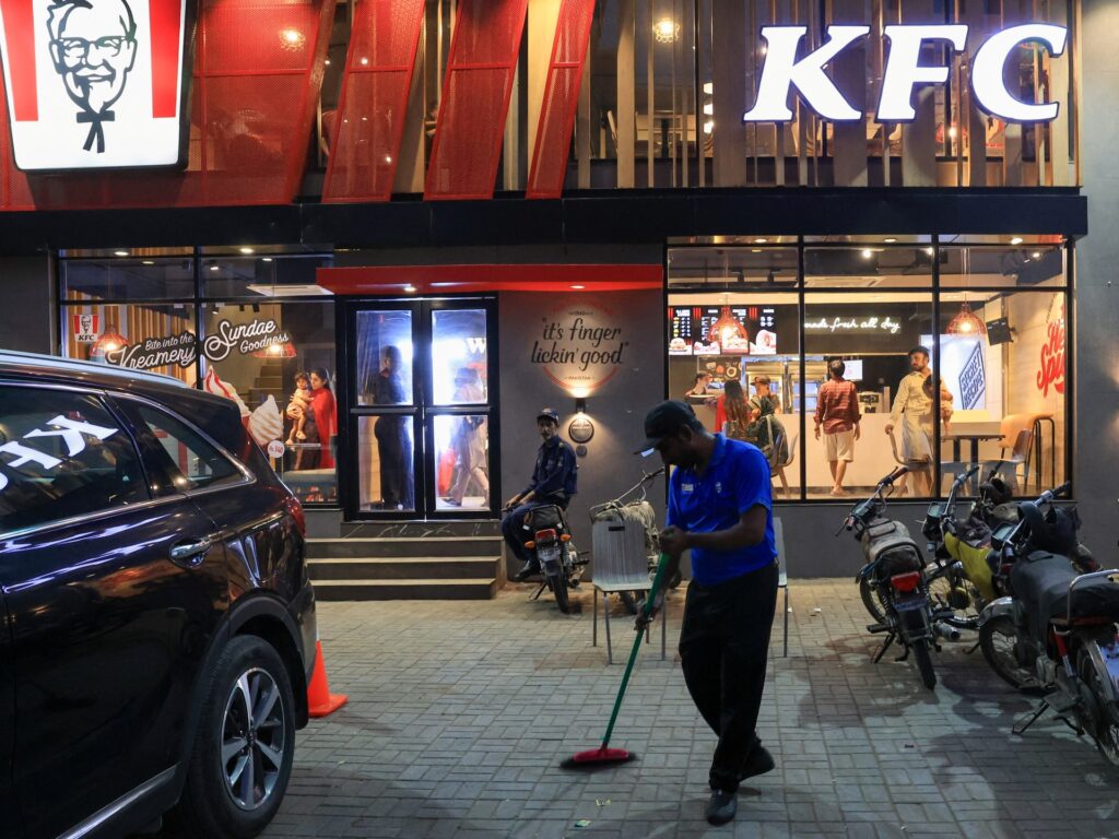 Over 170 arrested for attacks on Pakistan KFC outlets in Gaza war protests Over 170 arrested for attacks on Pakistan KFC outlets in Gaza war protests