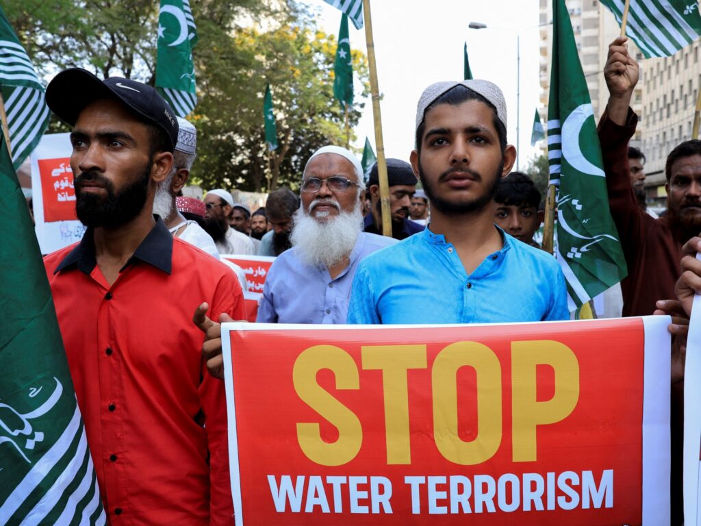 Pakistan announces retaliatory measures against India after Kashmir attack Pakistan announces retaliatory measures against India after Kashmir attack