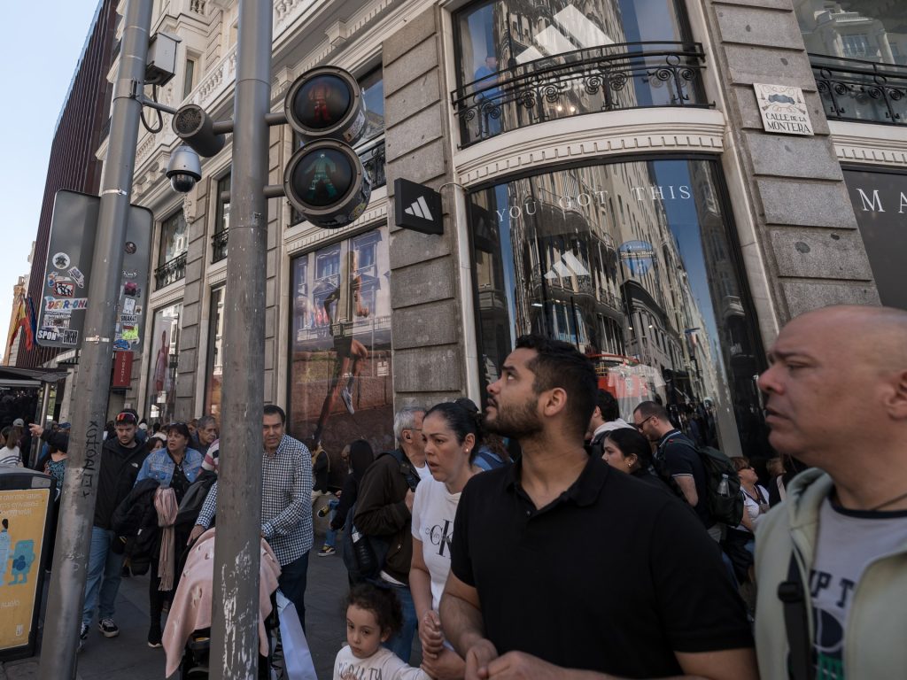 Spain’s grid denies renewable energy to blame for massive blackout Spain’s grid denies renewable energy to blame for massive blackout