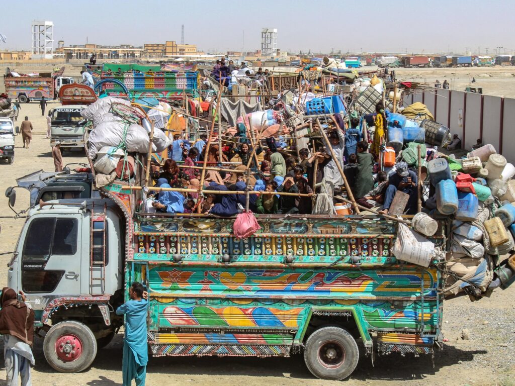 Pakistan confirms its expulsion of more than 80,000 Afghans since April 1 Pakistan confirms its expulsion of more than 80,000 Afghans since April 1