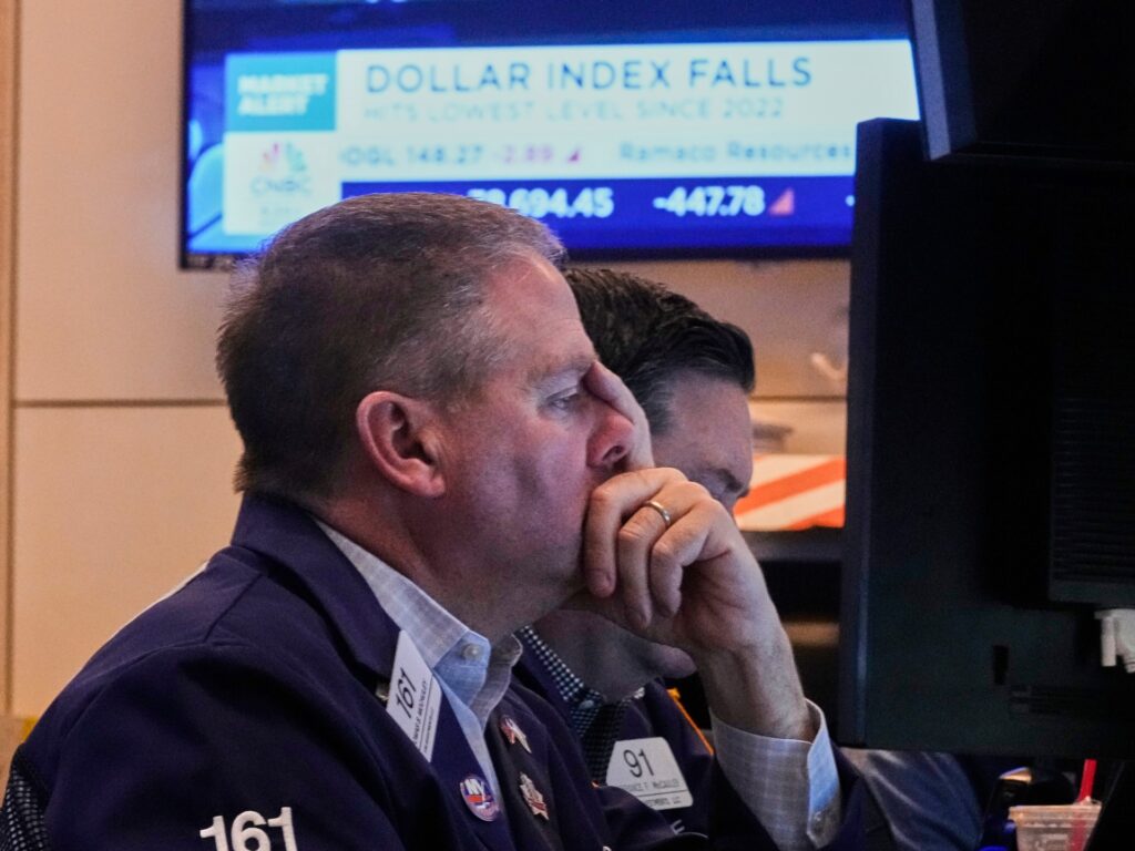 US stocks and dollar tumble as Trump renews attacks on Fed Chair Powell US stocks and dollar tumble as Trump renews attacks on Fed Chair Powell