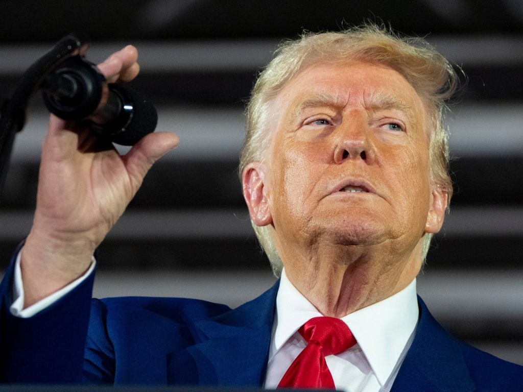 Trump blames predecessor as US economy hit by tariff policies Trump blames predecessor as US economy hit by tariff policies