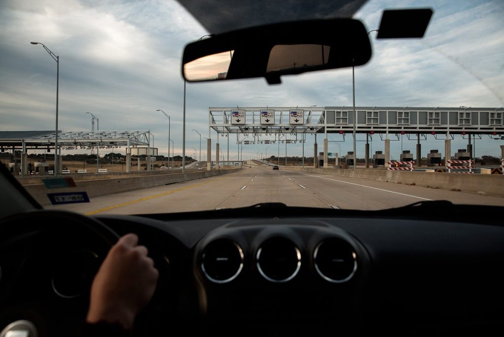 “A gift to our mothers”: Moms could drive solo in car pool lanes under Texas House bill “A gift to our mothers”: Moms could drive solo in car pool lanes under Texas House bill
