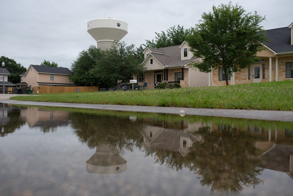 Texas lawmakers want to lower homeowners’ insurance costs, but have few options Texas lawmakers want to lower homeowners’ insurance costs, but have few options