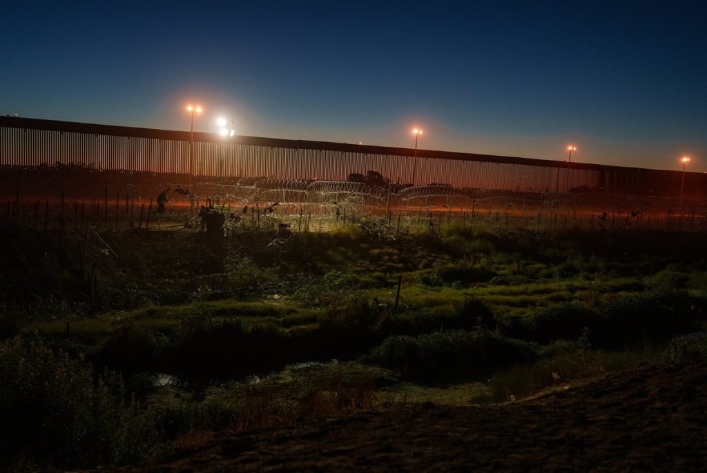 U.S. declares military zone around El Paso, allowing soldiers to arrest migrants U.S. declares military zone around El Paso, allowing soldiers to arrest migrants