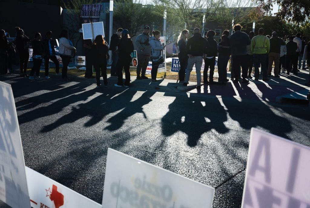 Texas election judges could carry guns if bill OK’d by House becomes law Texas election judges could carry guns if bill OK’d by House becomes law