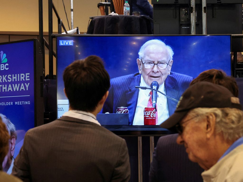 Warren Buffett to retire as Berkshire Hathaway CEO at end of 2025 Warren Buffett to retire as Berkshire Hathaway CEO at end of 2025