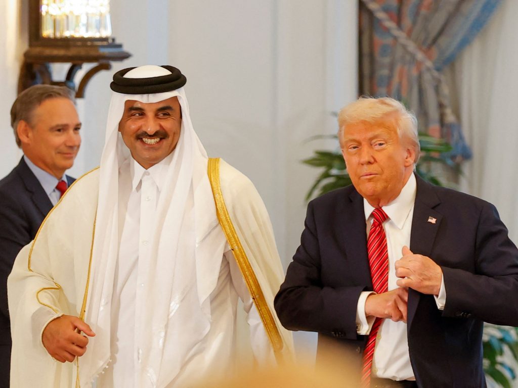 Qatar Airways inks 96B Boeing jet deal during Trump visit Qatar Airways inks 96B Boeing jet deal during Trump visit
