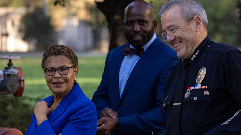 Karen Bass’s former deputy mayor of public safety admits bomb threat hoax targeting Los Angeles City Hall Karen Bass’s former deputy mayor of public safety admits bomb threat hoax targeting Los Angeles City Hall