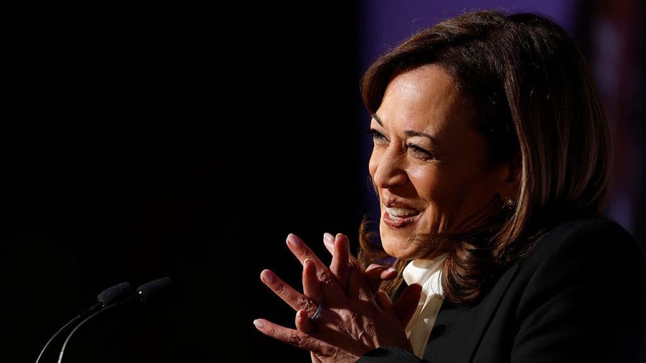 Harris draws social media scorn for digression about elephants during an earthquake Harris draws social media scorn for digression about elephants during an earthquake