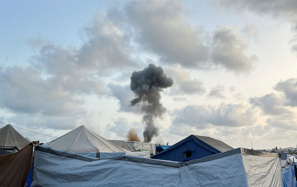 Eyewitness video shows Israeli airstrike on Khan Younis