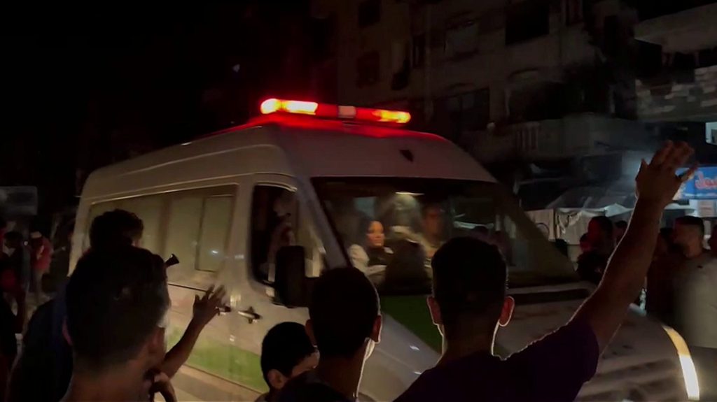 Israel forces north Gaza’s last functioning hospital to close Israel forces north Gaza’s last functioning hospital to close