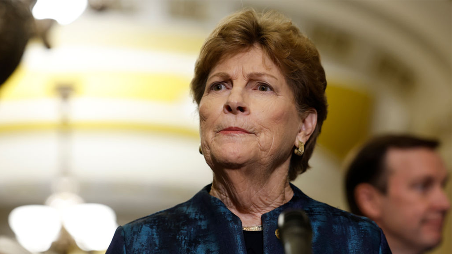 Longtime Democrat senator’s daughter takes aim at Trump, Musk, RFK Jr, in launch for key House swing seat Longtime Democrat senator’s daughter takes aim at Trump, Musk, RFK Jr, in launch for key House swing seat