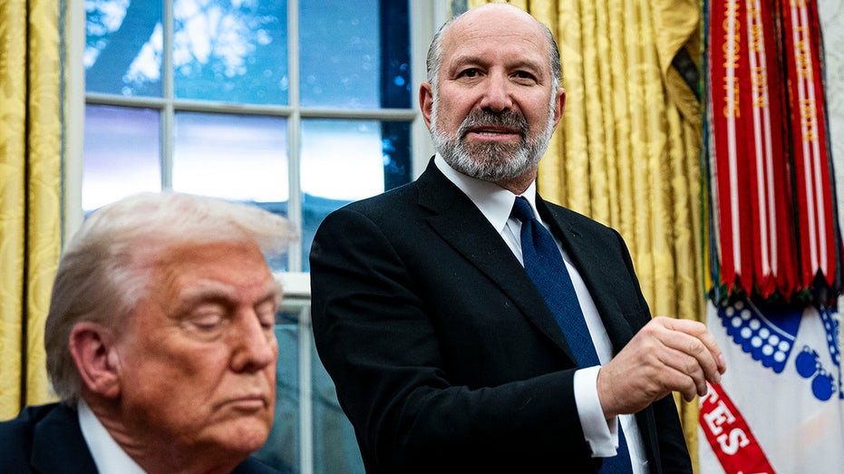 Trump Gold Card visa program to launch online within weeks, commerce secretary says Trump Gold Card visa program to launch online within weeks, commerce secretary says