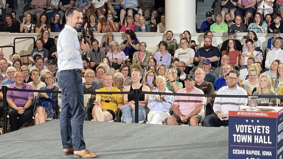 Buttigieg says ‘right now I’m not running for anything’ during Iowa stop Buttigieg says ‘right now I’m not running for anything’ during Iowa stop
