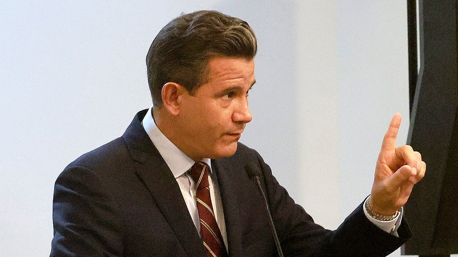 Florida state lawmaker who recently ditched Democratic label announces gubernatorial bid Florida state lawmaker who recently ditched Democratic label announces gubernatorial bid