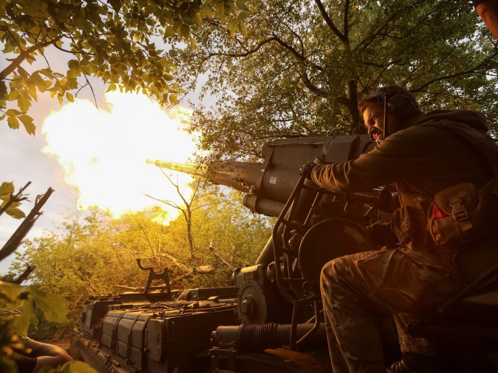 Two killed in Russian attacks on Ukraine before possible talks in Turkiye