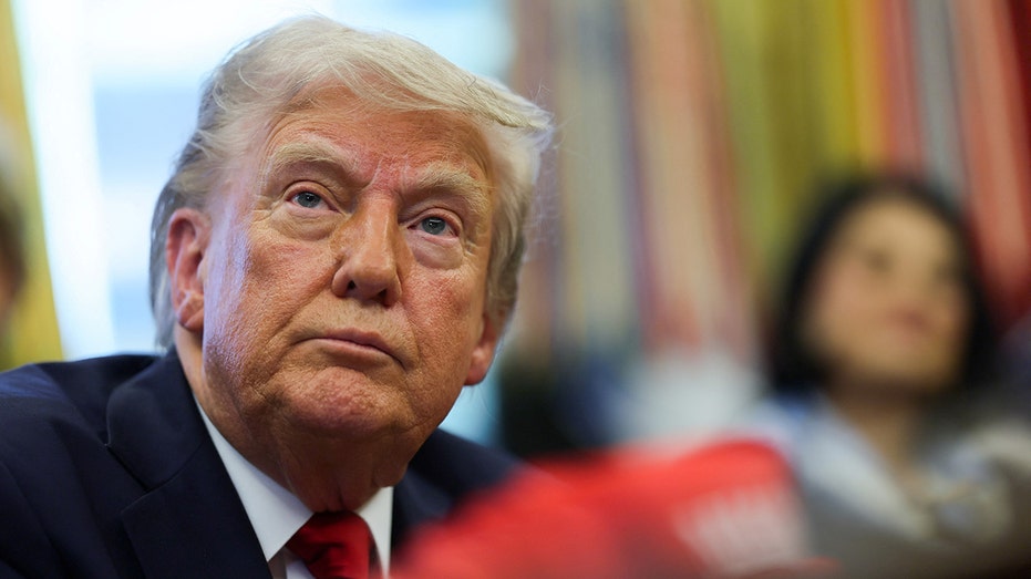 Judge puts temporary pause on Trump’s mass layoffs at government agencies Judge puts temporary pause on Trump’s mass layoffs at government agencies