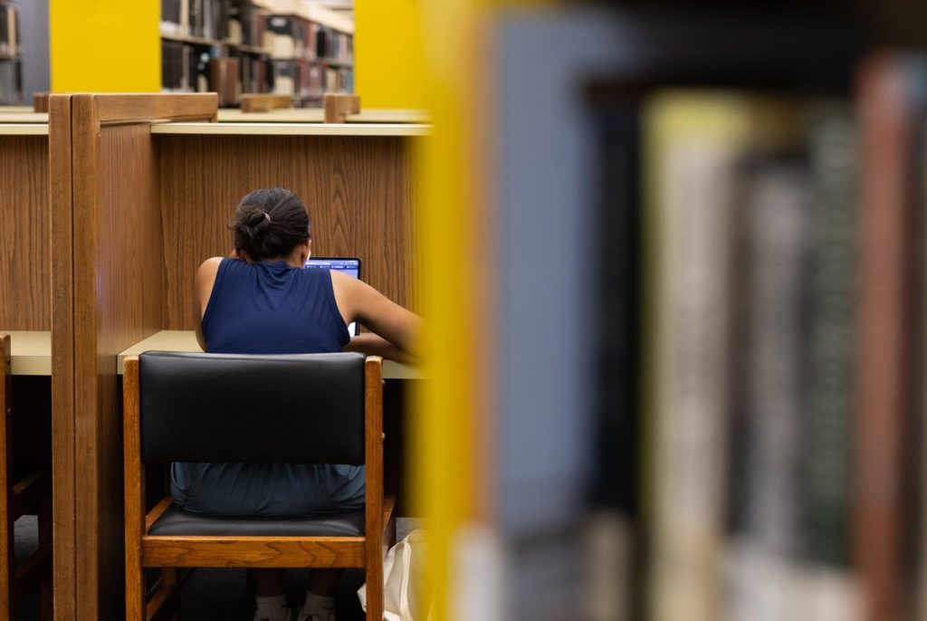 Texas directs public universities to identify undocumented students Texas directs public universities to identify undocumented students