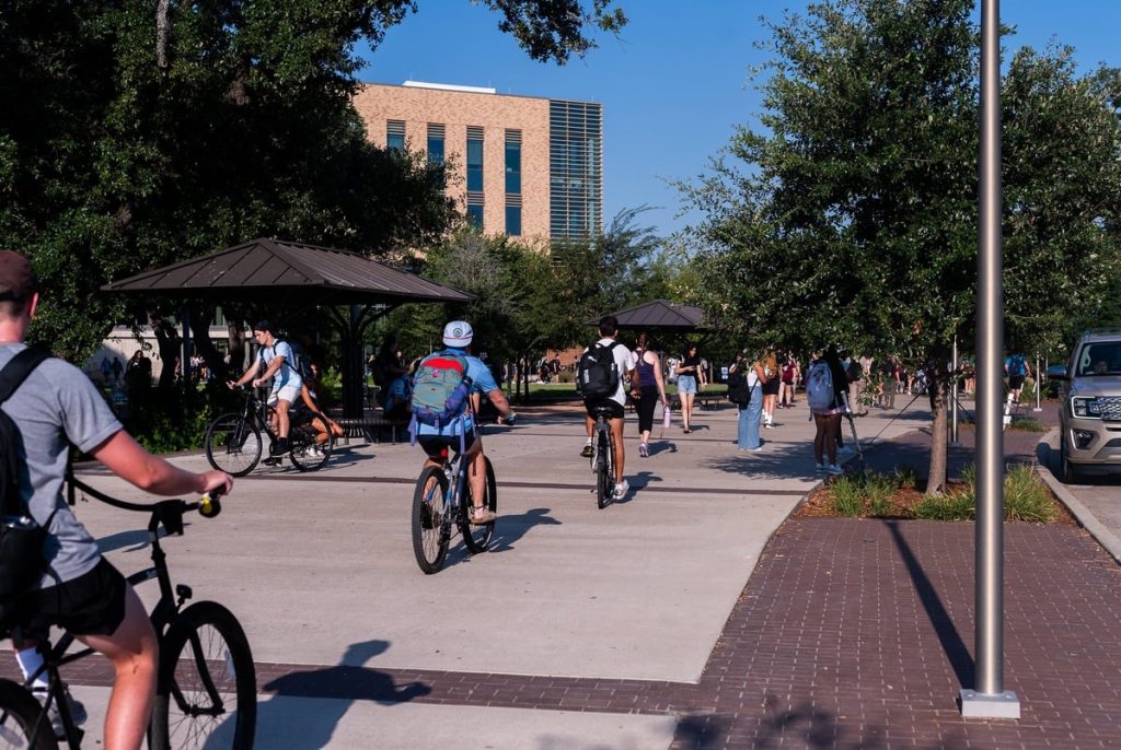 Proposed Pell Grant cuts threaten college access for nearly 500,000 Texas college students Proposed Pell Grant cuts threaten college access for nearly 500,000 Texas college students