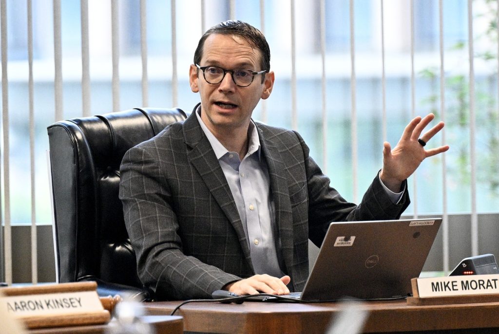 Texas Education Agency extends Houston school district takeover through 2027 Texas Education Agency extends Houston school district takeover through 2027