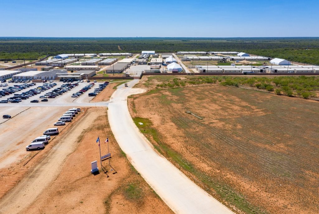 New insight into Texas family detention reveals adults fighting kids for clean water