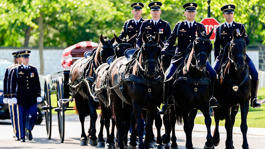 Army’s historic horse-drawn funeral tradition returns from two-year hiatus after M overhaul Army’s historic horse-drawn funeral tradition returns from two-year hiatus after M overhaul