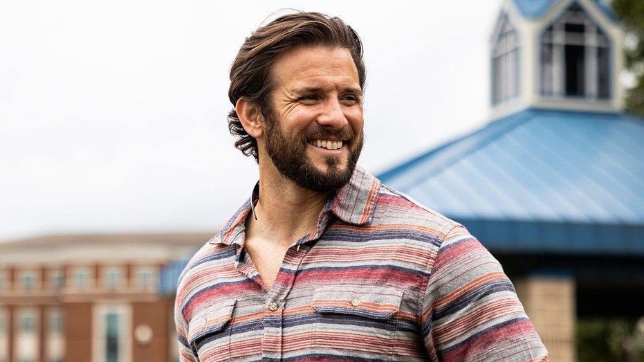 Former Navy SEAL whose nonprofit helps catch child sex traffickers sets sights on US Senate seat Former Navy SEAL whose nonprofit helps catch child sex traffickers sets sights on US Senate seat
