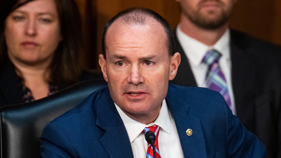 Mike Lee preemptively drops ‘big beautiful bill’ provision to sell federal lands that riled GOP colleagues Mike Lee preemptively drops ‘big beautiful bill’ provision to sell federal lands that riled GOP colleagues