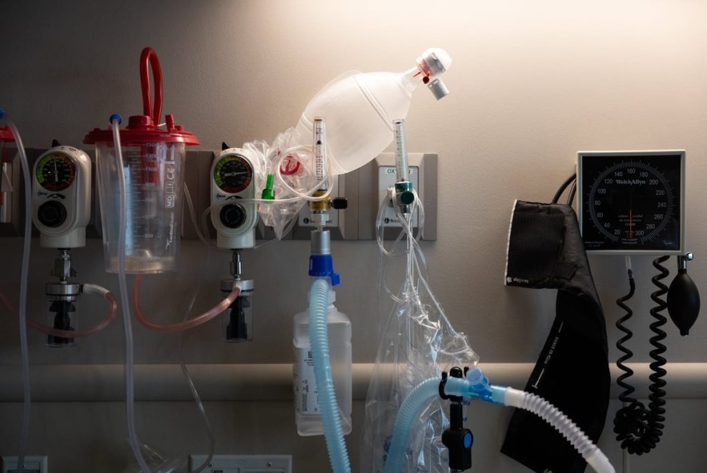 Texas says undocumented immigrants visited local hospitals 80K times in three months. That’s 2% of all visits. Texas says undocumented immigrants visited local hospitals 80K times in three months. That’s 2% of all visits.